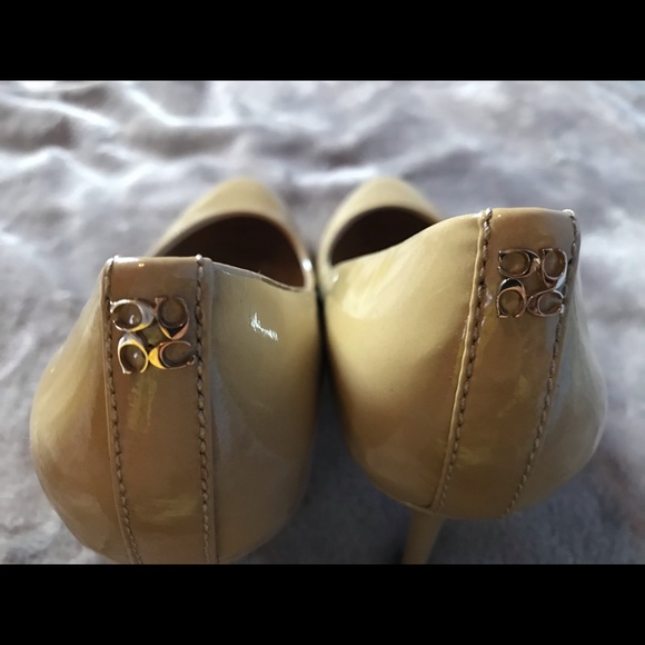 COACH leather patent pumps - Almond Toe - Picture 4 of 7